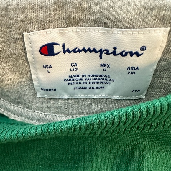 NWT -Kelly Green Sweatshirt Large Great comfy wear for anyone! - Picture 2 of 3